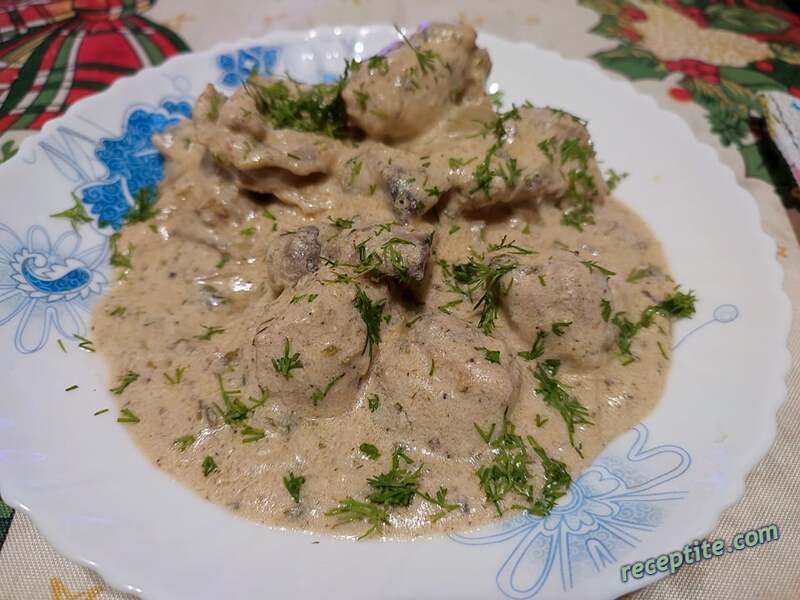 Снимки към Свинска плешка с гъби и сметана