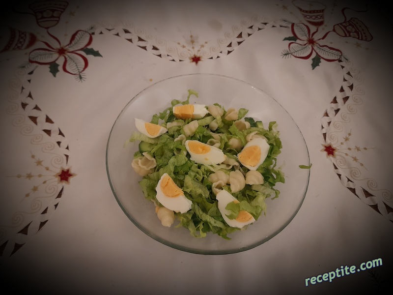 Снимки към Салата с макарони и маруля
