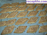 снимка 1 към рецепта Марципанови бисквити с бадемова поръска