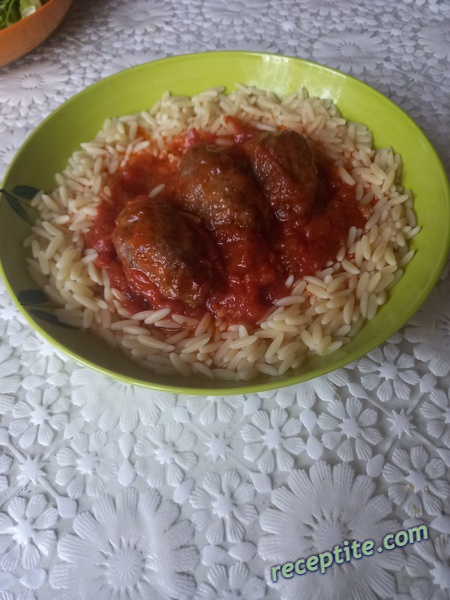 Снимки към Критараки (арпа фиде) с кюфтенца