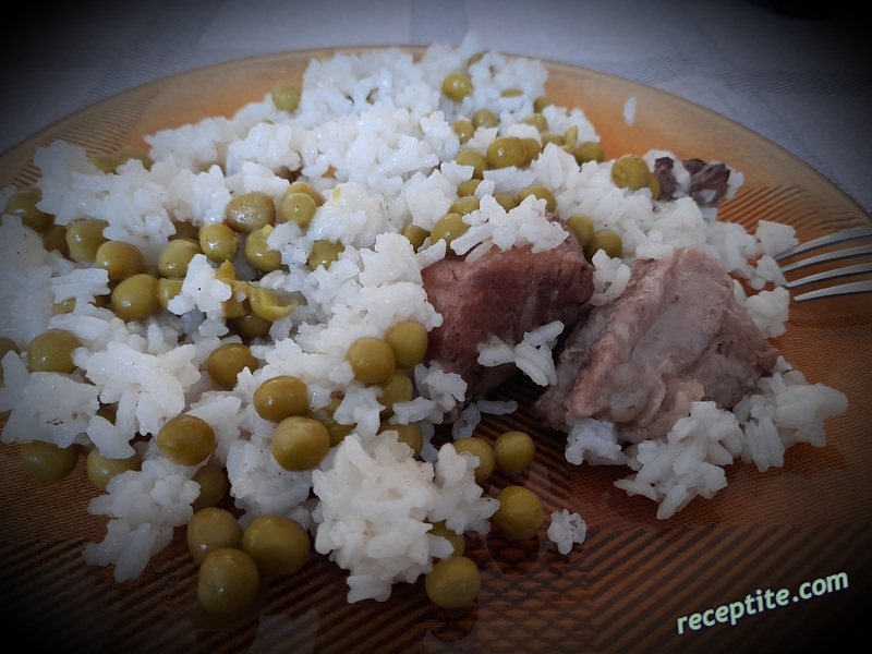 Снимки към Ориз с грах и масло на фурна