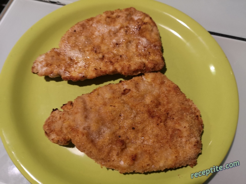 Снимки към Паниран свински шницел