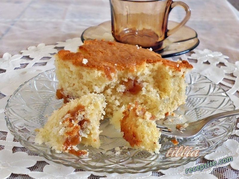 Снимки към Сладкиш с грис 4 чаши