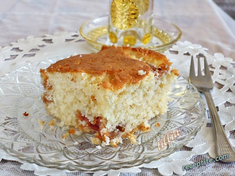 Снимки към Сладкиш с грис 4 чаши