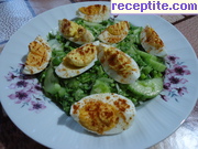 снимка 13 към рецепта Зелена салата с яйца