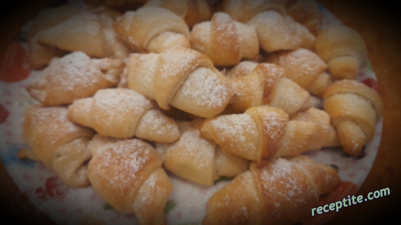 Снимки към Кифлички с мас