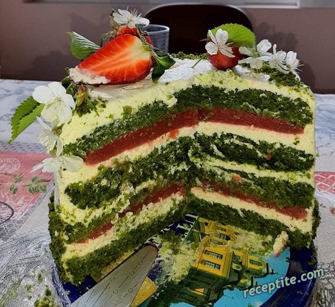 Снимки към Спаначена торта с маскарпоне и ягоди