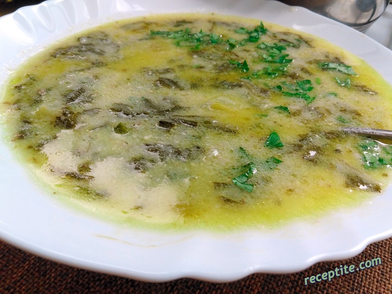 Снимки към Спаначена супа със сирене и грис