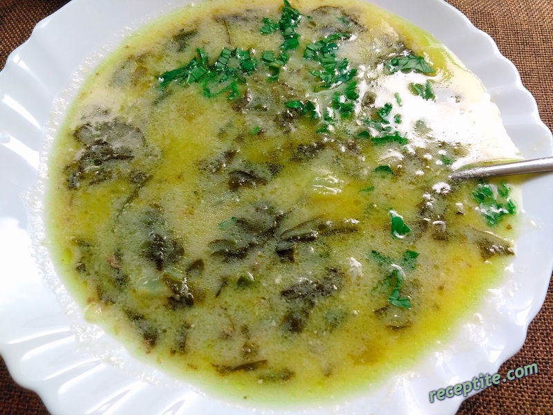 Снимки към Спаначена супа със сирене и грис