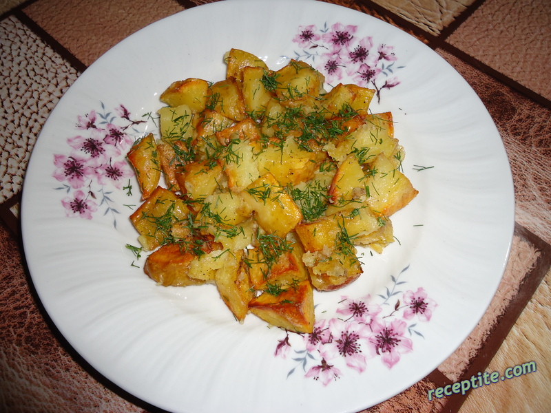 Снимки към Пресни картофи в тава