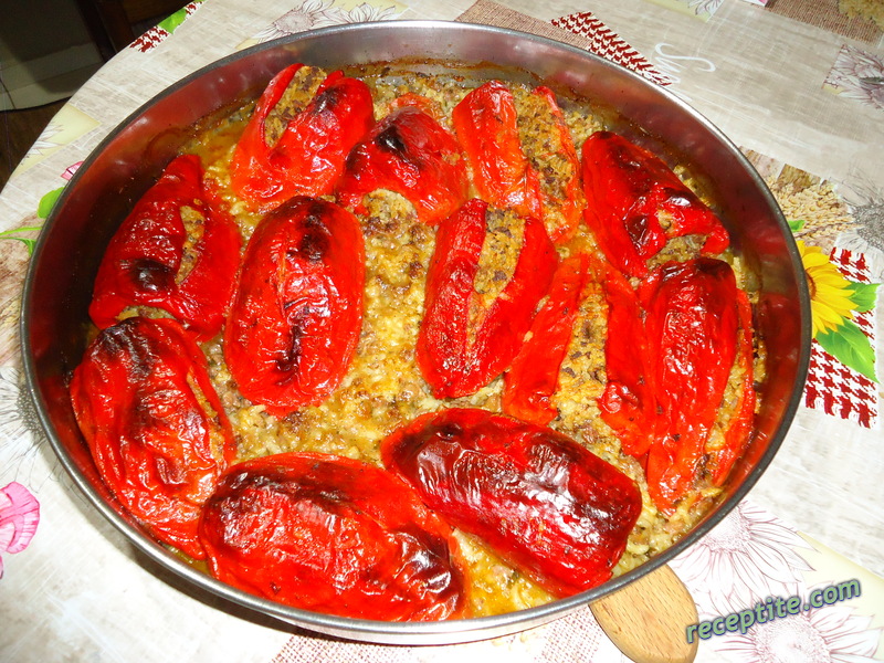 Снимки към Пълнени чушки с кайма и ориз