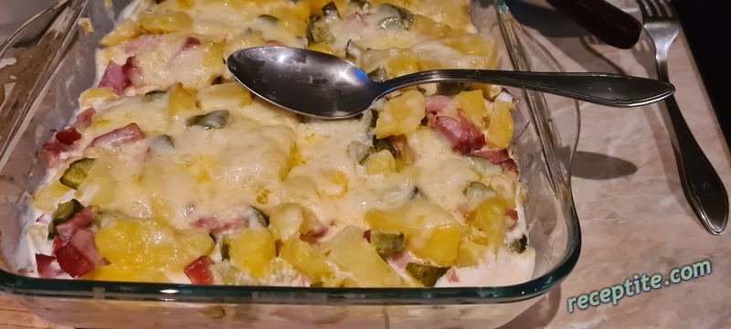 Снимки към Запеканка с картофи и готварска сметана