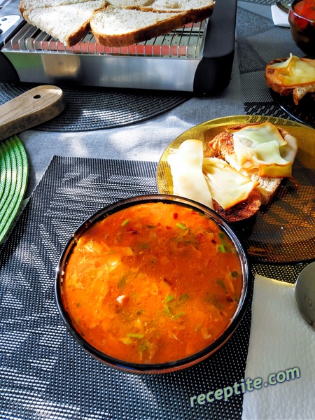 Снимки към Бърза супа със сварени макарони