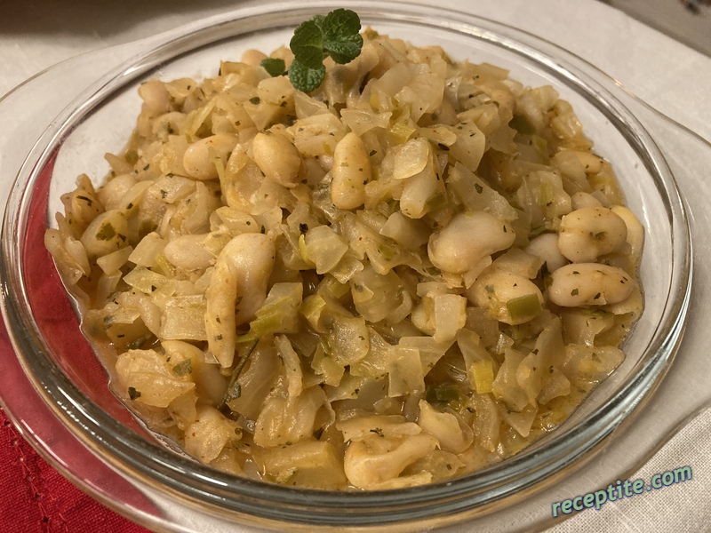 Снимки към Боб с кисело зеле