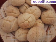 снимка 2 към рецепта Меки домашни сладки - сладки с кисело мляко