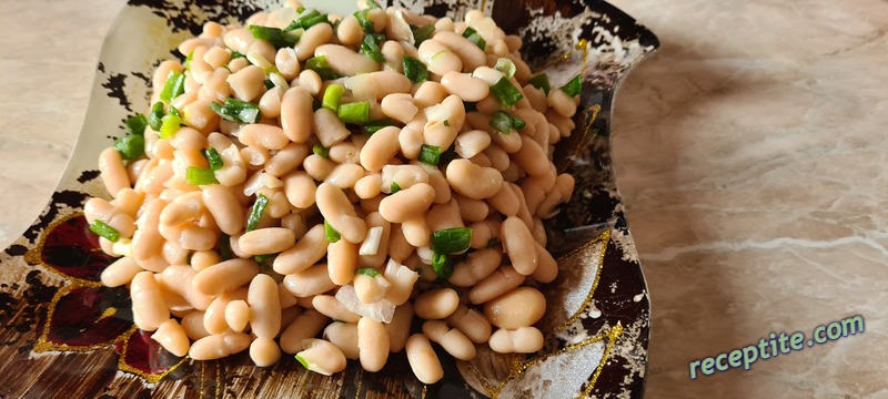 Снимки към Салата от Смилянски фасул