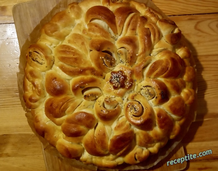 Снимки към Коледна погача Здравка
