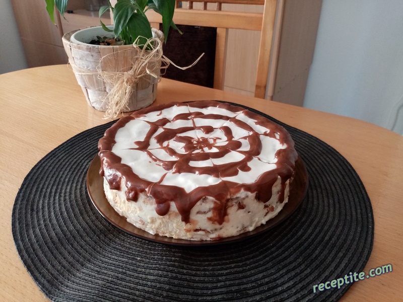 Снимки към Торта с кондензирано мляко