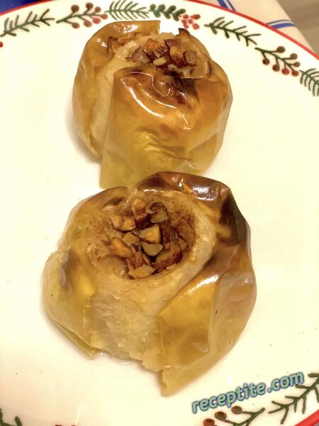 Снимки към Печени ябълки с орехи и канела