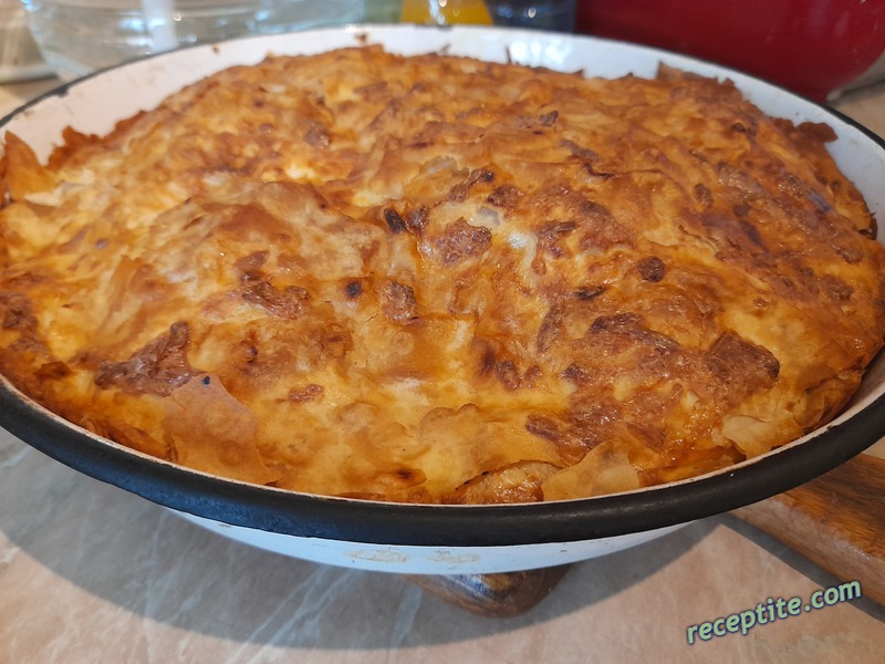Снимки към Наложена баница с печени къпани кори