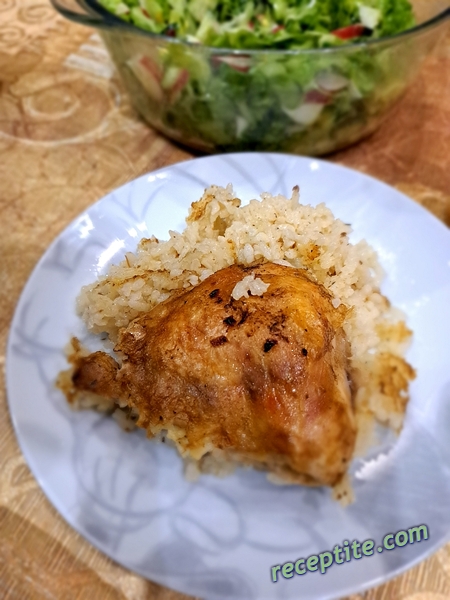 Снимки към Пилешки бутчета с ориз