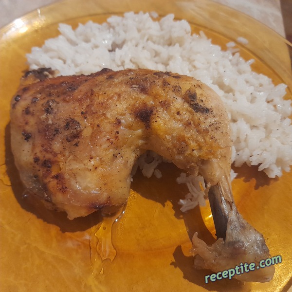 Снимки към Пилешки бутчета с ориз