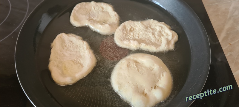 Снимки към Мекици от готово тесто
