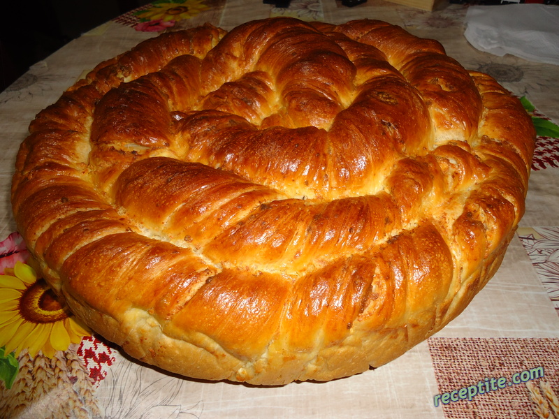 Снимки към Усукан тутманик