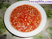 снимка 4 към рецепта Салата от доматен сок и праз лук