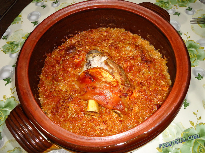 Снимки към Свински джолан с кисело зеле в гювеч
