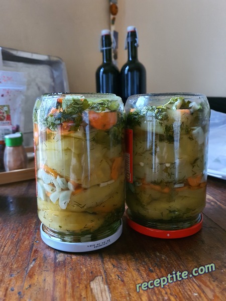 Снимки към Мариновани люти чушлета