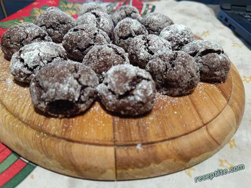 Снимки към Напукани шоколадови сладки