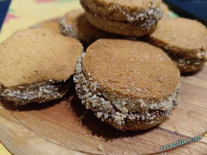 Снимки към Коледни меденки с течен шоколад