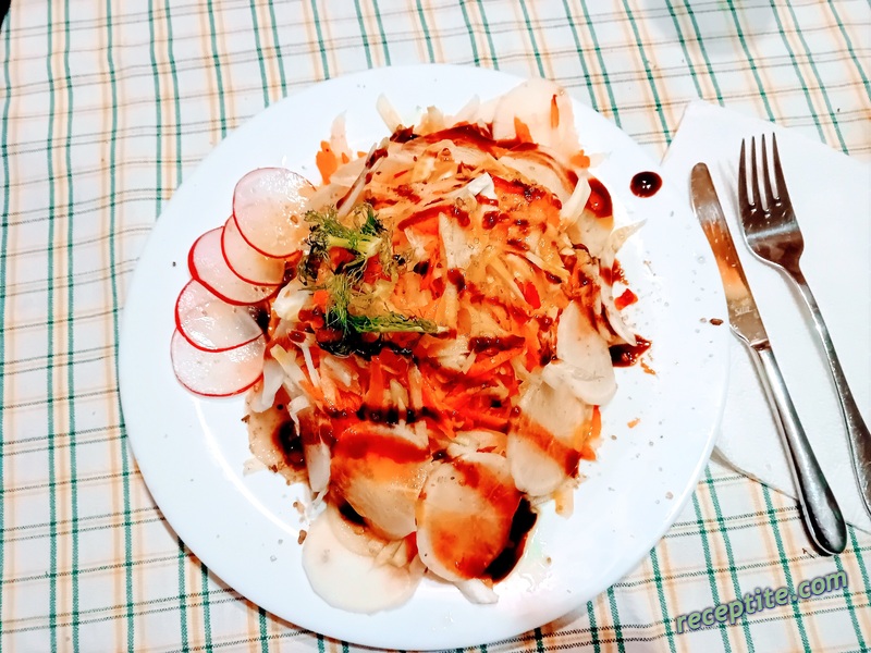 Снимки към Салата с алабаш, фенел и маринована ряпа