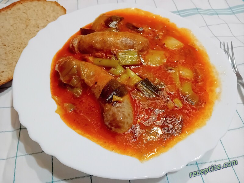 Снимки към Свинско месо с праз