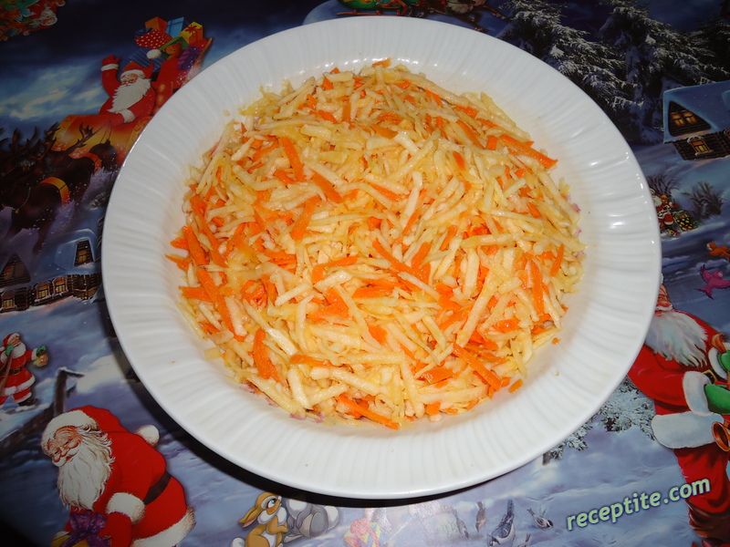 Снимки към Салата от ряпа и моркови