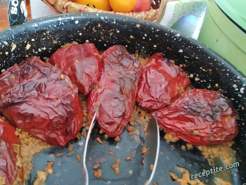 Снимки към Пълнени сухи чушки с булгур