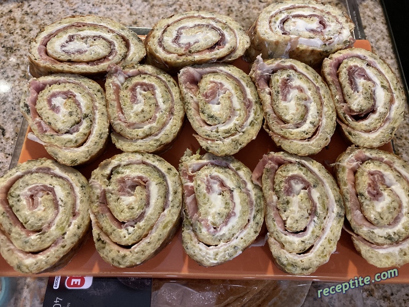 Снимки към Руло с тиквички и прошуто