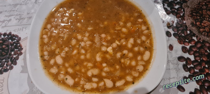 Снимки към Боб яхния