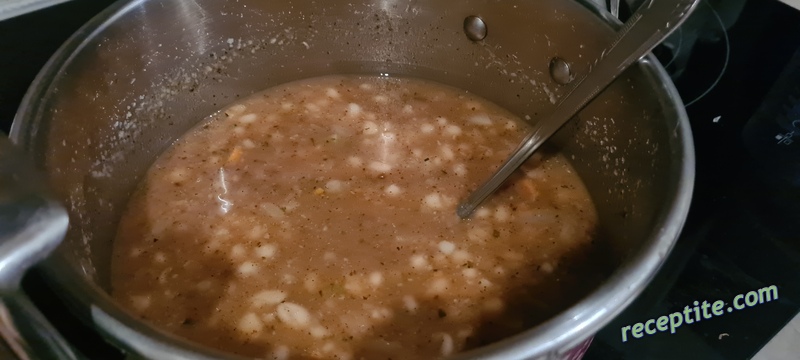 Снимки към Боб яхния