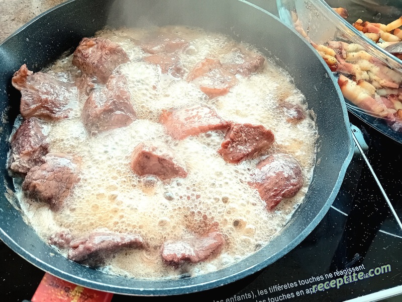 Снимки към Говеждо месо по Бургундски