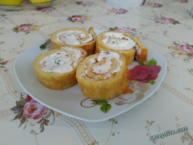 Снимки към Картофено руло с шунка и топено сирене за мазане