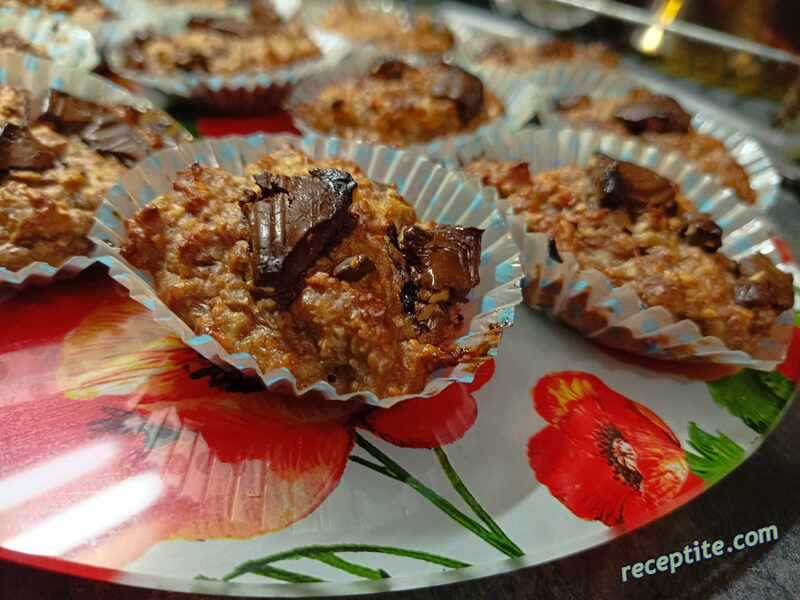 Снимки към Нискокалорични мъфини с овесени ядки и банан
