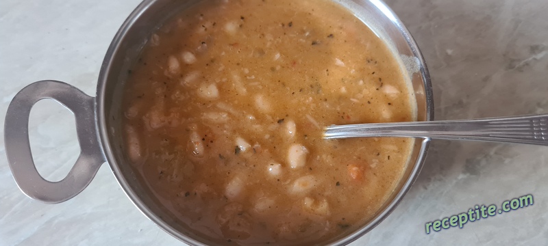 Снимки към Боб яхния