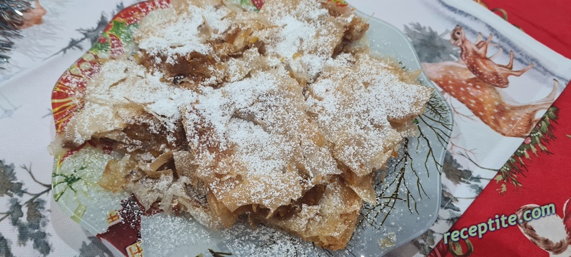 Снимки към Тиквеник с готови кори