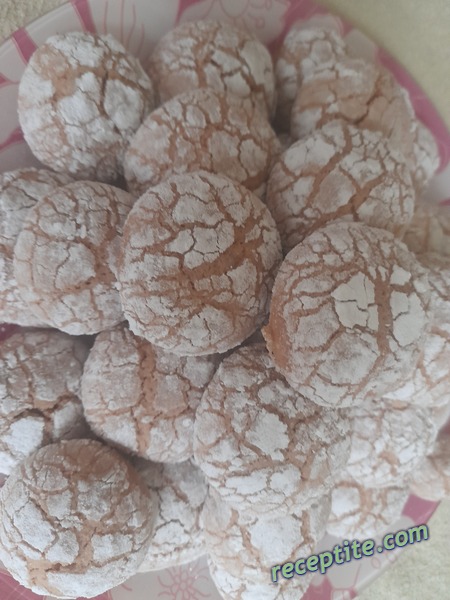 Снимки към Какаови напукани сладки