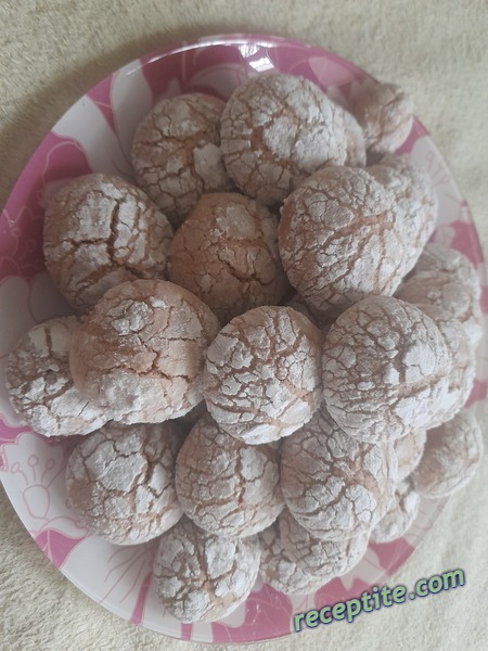 Снимки към Какаови напукани сладки