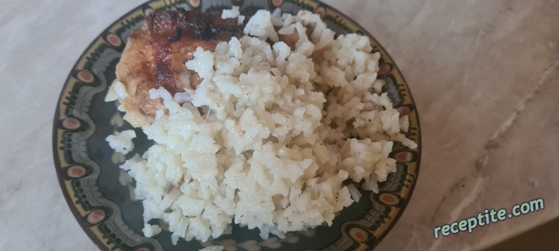 Снимки към Пилешки бутчета с ориз