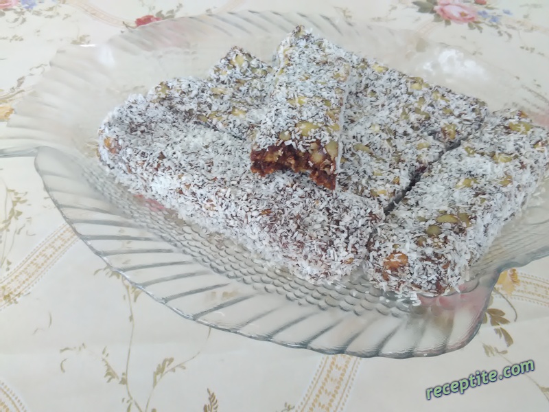 Снимки към Медена тахан халва