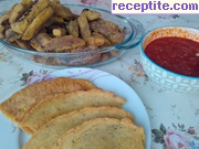 снимка 5 към рецепта Печени панирани патладжани с пикантен доматен сос